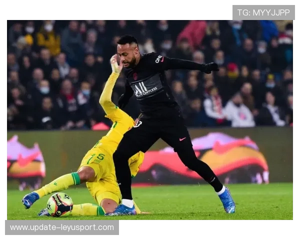 内马尔横向盘带制造混乱，足球场上的魔术师