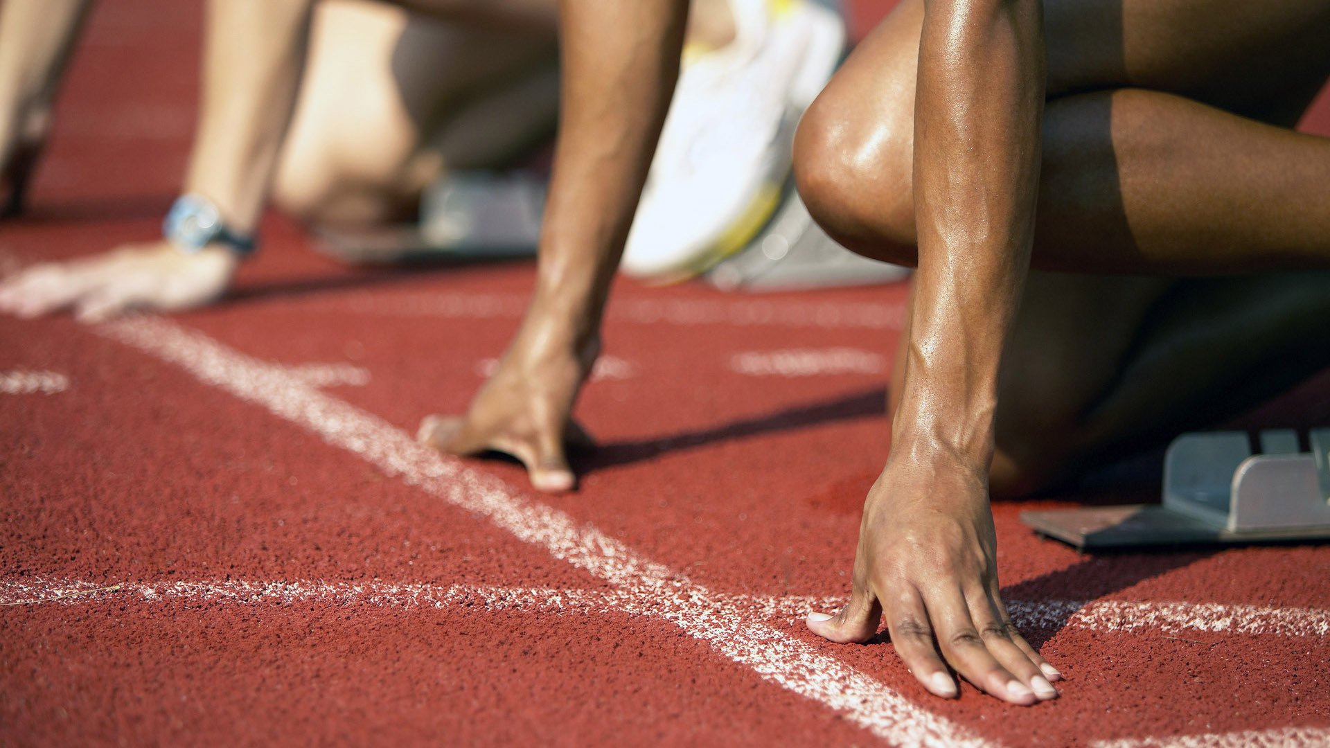 球员公开赛中展现多面才艺，营造人物多维形象，比赛球员名单